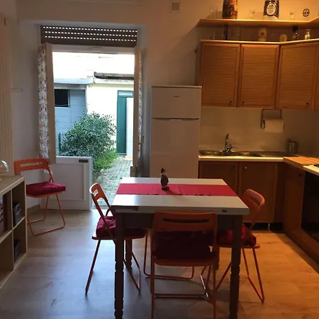 J02 - Jesi, Quadrilocale Piano Terra Con Giardino Iesi